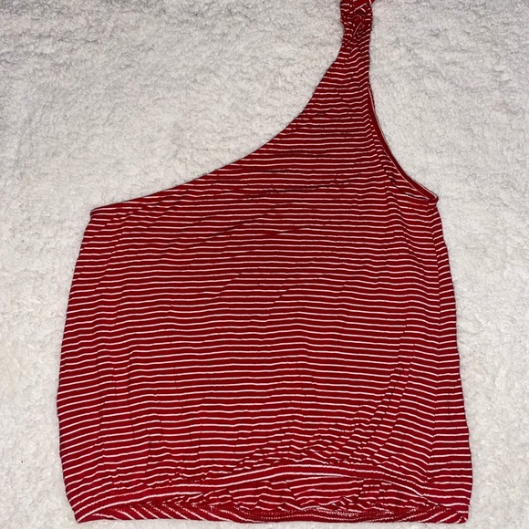 One Shoulder Crop Top - Picture 3 of 4